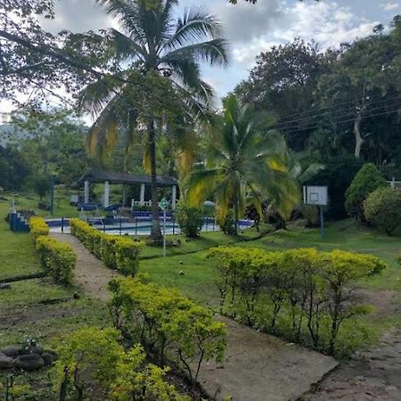 Hotel Campestre El Salitre Villeta Exteriér fotografie